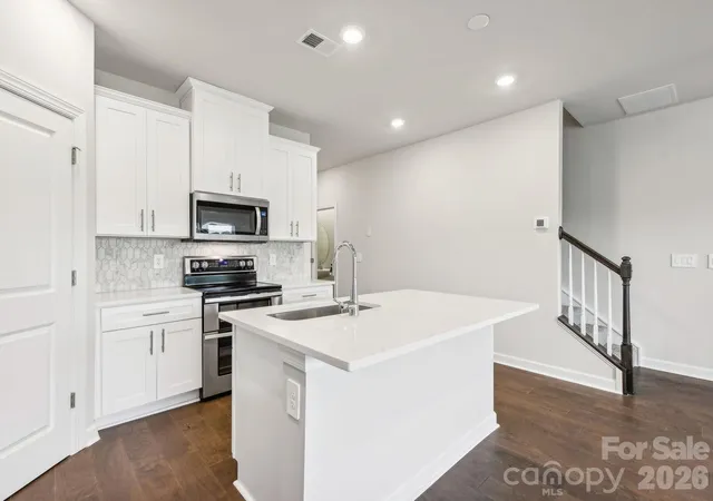 2nd image of 9016 Foggy Brook Loop, Charlotte, NC 28216 | MLS# 4408922