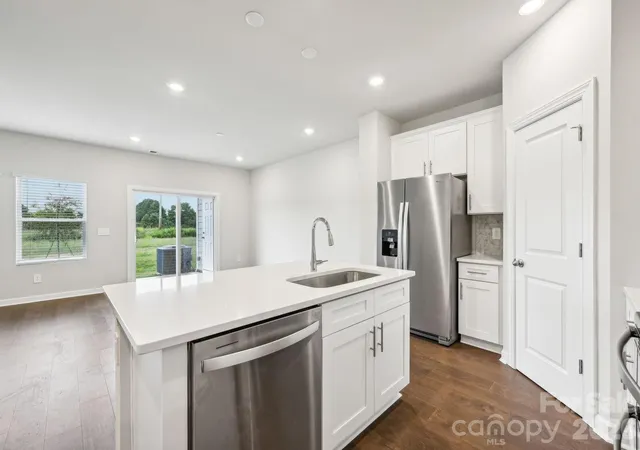4th image of 9016 Foggy Brook Loop, Charlotte, NC 28216 | MLS# 4408922