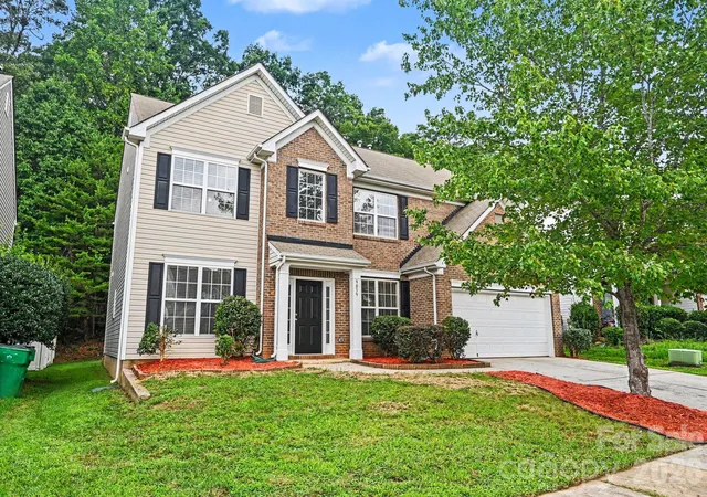 2nd image of 9839 Jeanette Cir, Charlotte, NC 28213 | MLS# 4408924