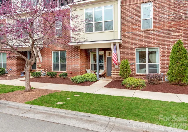 Photo 3 of Townhouse for sale at 3539 Spencer St, Charlotte, NC 28205 | MLS# 4408956 | Listing updated on 2026-10-02