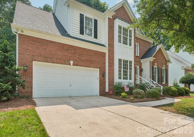 Photo 2 of Single family home for sale at 7613 Tarland Ln, Charlotte, NC 28269 | MLS# 4408961 | Listing updated on 2026-09-06