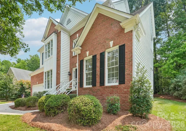 Photo 3 of Single family home for sale at 7613 Tarland Ln, Charlotte, NC 28269 | MLS# 4408961 | Listing updated on 2026-09-06