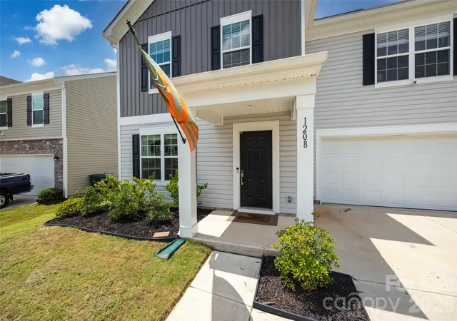 2nd image of 1208 Old Fort Dr, Edgemoor, SC 29712 | MLS# 4408976
