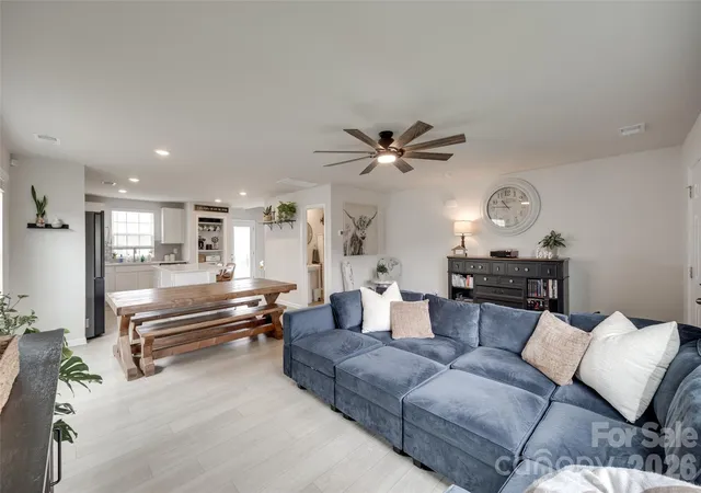 3rd image of 1208 Old Fort Dr, Edgemoor, SC 29712 | MLS# 4408976