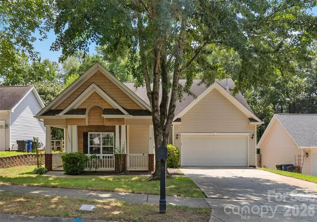 Photo 1 of Single family home for sale at 13824 Hastings Farm Rd, Huntersville, NC 28078 | MLS# 4408997 | Listing updated on 2026-09-25