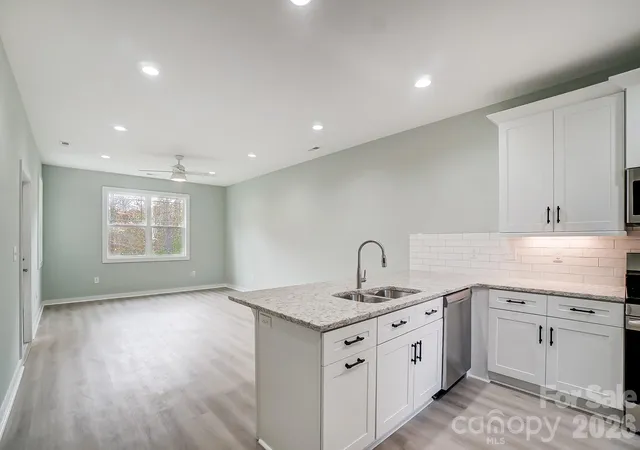 Photo 3 of Townhouse for sale at 2866 15th Avenue Pl SE, Hickory, NC 28602 | MLS# 4408998 | Listing updated on 2026-07-30