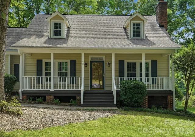 Photo 2 of Single family home for sale at 401 Brenwyck Ct, Matthews, NC 28105 | MLS# 4409001 | Listing updated on 2026-09-28