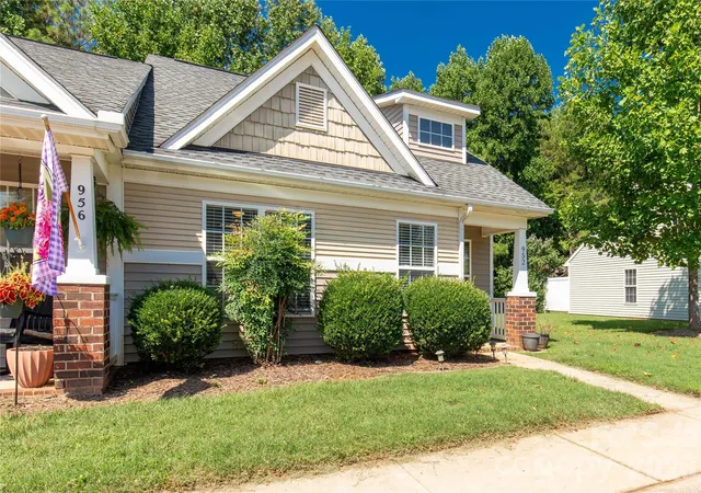 Photo 2 of Townhouse for sale at 952 Olde Towne Way, Rock Hill, SC 29732 | MLS# 4409005 | Listing updated on 2026-08-26