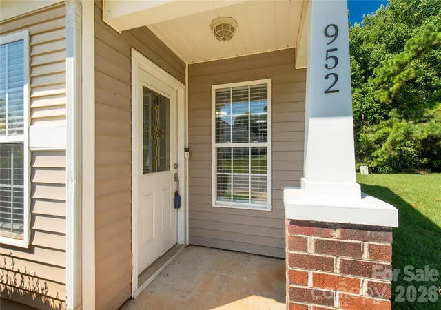 Photo 3 of Townhouse for sale at 952 Olde Towne Way, Rock Hill, SC 29732 | MLS# 4409005 | Listing updated on 2026-08-26
