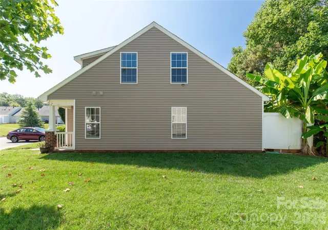 Photo 4 of Townhouse for sale at 952 Olde Towne Way, Rock Hill, SC 29732 | MLS# 4409005 | Listing updated on 2026-08-26