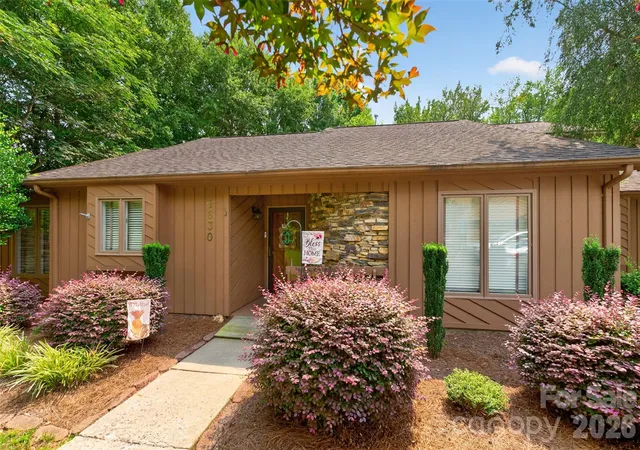1st image of 1630 12th St Ne, Hickory, NC 28601 | MLS# 4409034