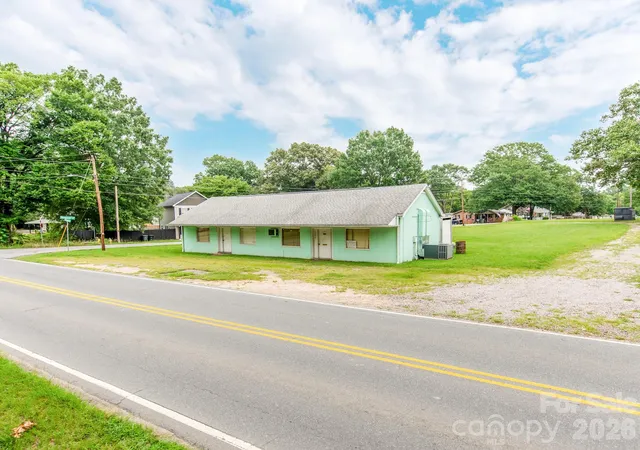Photo 3 of Single family home for sale at 1281 Old Charlotte Rd, Concord, NC 28027 | MLS# 4409044 | Listing updated on 2026-08-02