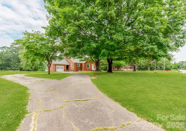 Photo 4 of Single family home for sale at 1281 Old Charlotte Rd, Concord, NC 28027 | MLS# 4409044 | Listing updated on 2026-08-02