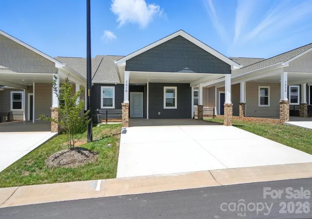 1st image of 1518 29th St Se, Hickory, NC 28602 | MLS# 4409061