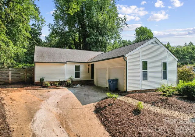 2nd image of 3554 Jared Ct, Matthews, NC 28105 | MLS# 4409066