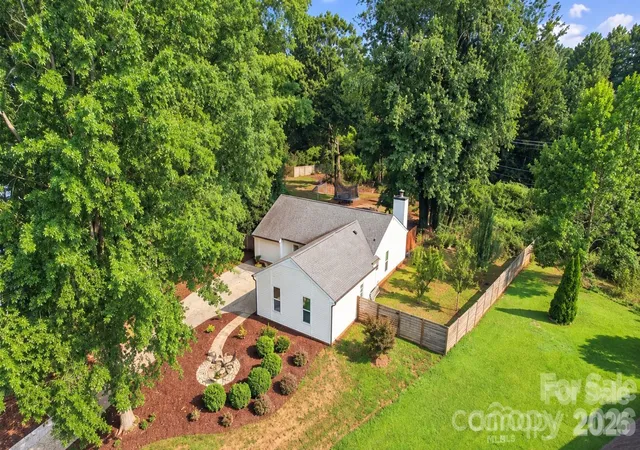 Photo 2 of Single family home for sale at 3554 Jared Ct, Matthews, NC 28105 | MLS# 4409066 | Listing updated on 2026-10-06