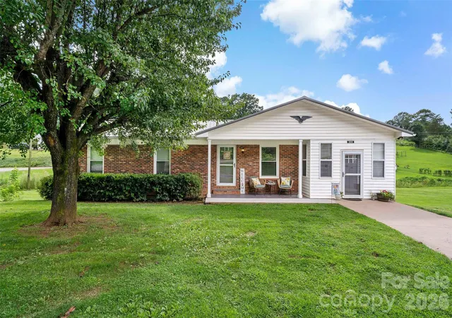 Photo 1 of Single family home for sale at 204 Quail Hollow Rd, Marion, NC 28752 | MLS# 4409069 | Listing updated on 2026-08-26