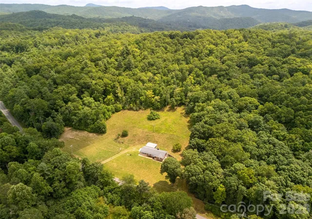 Photo 29 of Single family home for sale at 821 Tanasee Gap Rd, Balsam Grove, NC 28708 | MLS# 4409086 | Listing updated on 2026-09-03