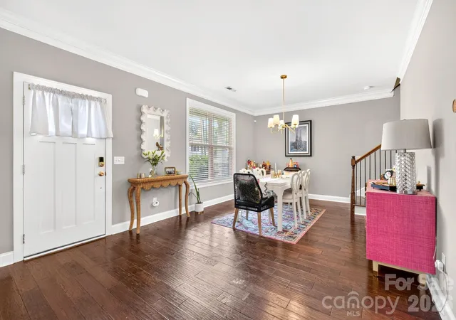 Photo 3 of Single family home for sale at 9 Winn St, Greenville, SC 29601 | MLS# 4409108 | Listing updated on 2026-10-18