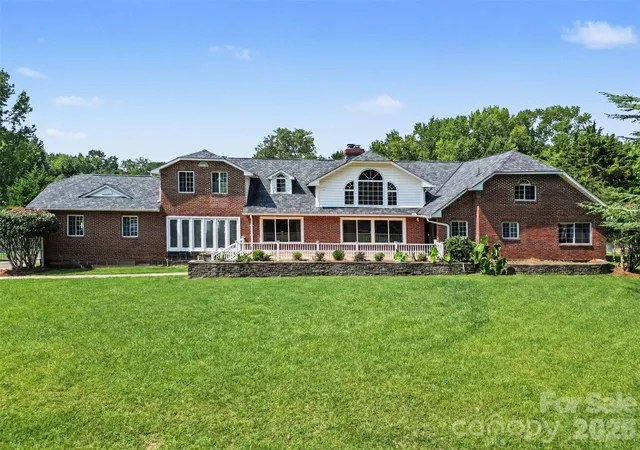 1st image of 5914 Hanna Ct, Charlotte, NC 28212 | MLS# 4409124