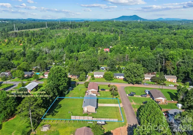 2nd image of 4405 Landing Ct, Hickory, NC 28602 | MLS# 4409127