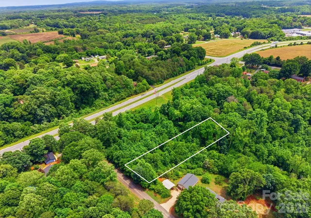 3rd image of 18 Easthaven Dr, Newton, NC 28658 | MLS# 4409132