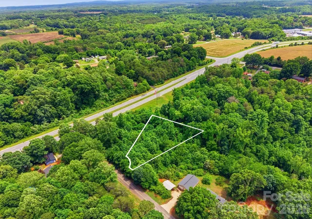 5th image of 18 Easthaven Dr, Newton, NC 28658 | MLS# 4409132