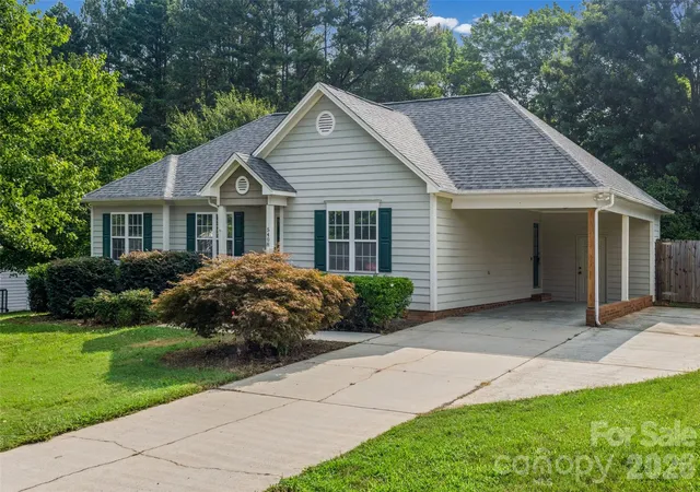 Photo 3 of Single family home for sale at 5408 Mallard Ln, Gastonia, NC 28052 | MLS# 4409134 | Listing updated on 2026-09-25