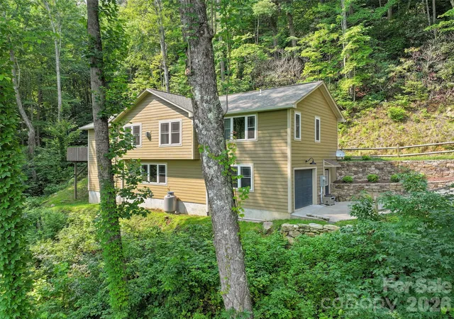 Photo 1 of Single family home for sale at 297 Triple Crk Dr, Clyde, NC 28721 | MLS# 4409138 | Listing updated on 2026-08-27