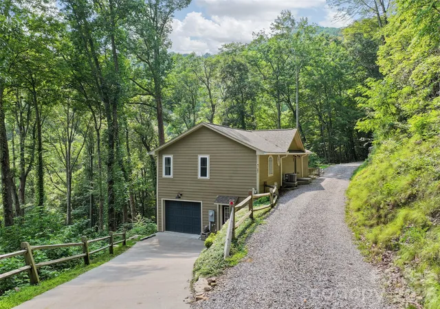 Photo 2 of Single family home for sale at 297 Triple Crk Dr, Clyde, NC 28721 | MLS# 4409138 | Listing updated on 2026-08-27