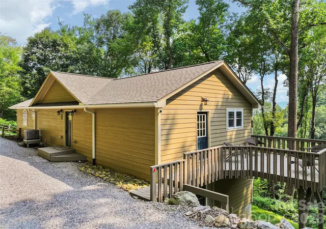 Photo 3 of Single family home for sale at 297 Triple Crk Dr, Clyde, NC 28721 | MLS# 4409138 | Listing updated on 2026-08-27