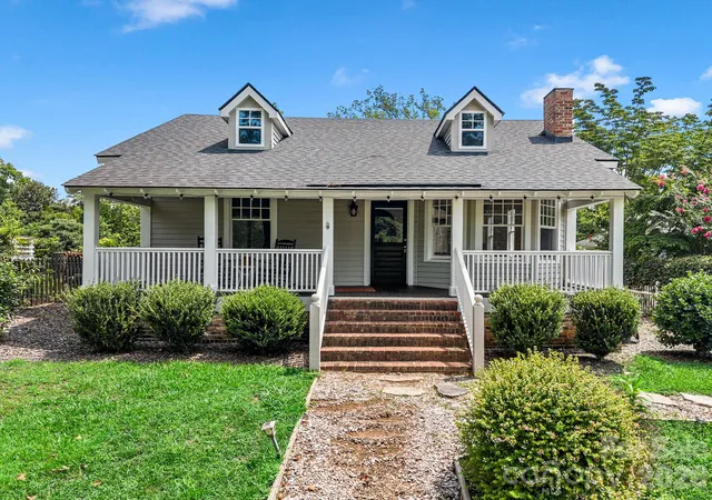 Photo 3 of Single family home for sale at 143 Broadway Ave, Tryon, NC 28782 | MLS# 4409140 | Listing updated on 2026-09-25