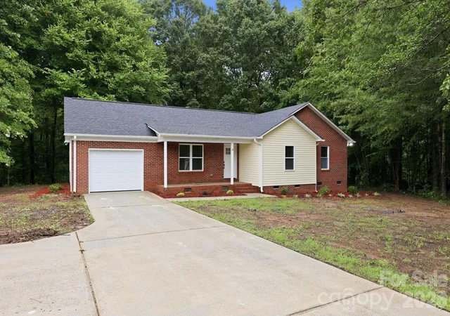 Photo 3 of Single family home for sale at 160 Birchwood Dr, Salisbury, NC 28146 | MLS# 4409143 | Listing updated on 2026-09-22