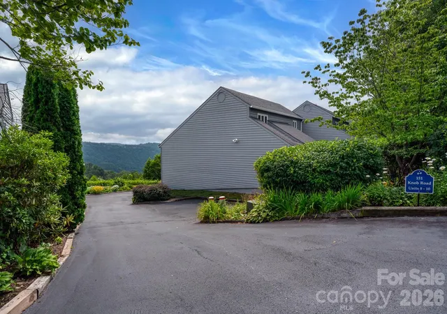 2nd image of 151 Knob Rd, Blowing Rock, NC 28605