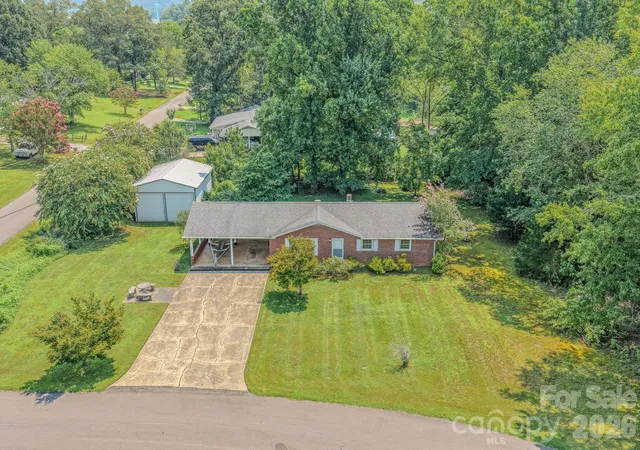 2nd image of 1169 Burkehurst Ave, Morganton, NC 28655 | MLS# 4409187