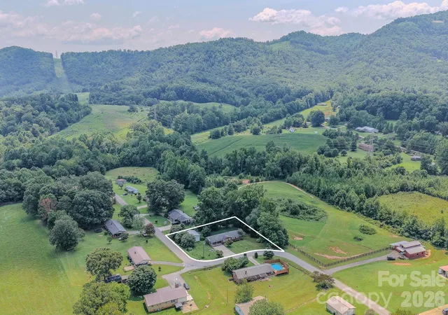 Photo 4 of Single family home for sale at 1169 Burkehurst Ave, Morganton, NC 28655 | MLS# 4409187 | Listing updated on 2026-09-08