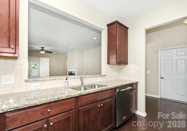 Photo 4 of Single family home for sale at 7419 Carolina Jessamine Ct, Fort Mill, SC 29707 | MLS# 4409196 | Listing updated on 2026-10-08