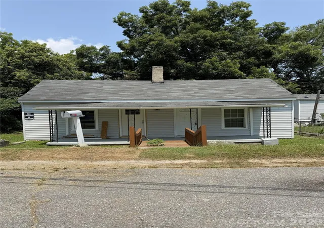 1st image of 109 Starnes St, Chester, SC 29706 | MLS# 4409202