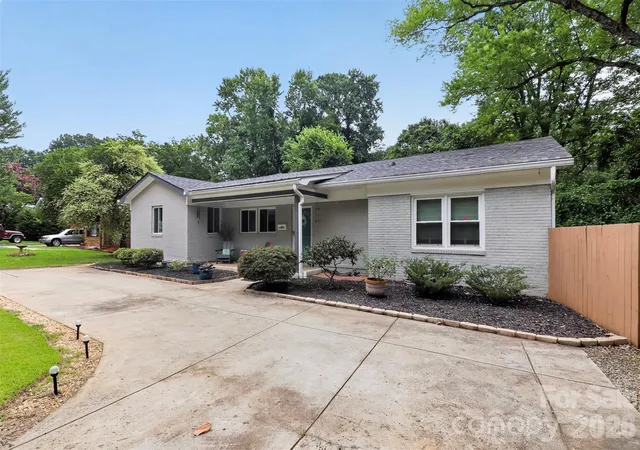 31st image of 1016 Dresden Dr W, Charlotte, NC 28205 | MLS# 4409208