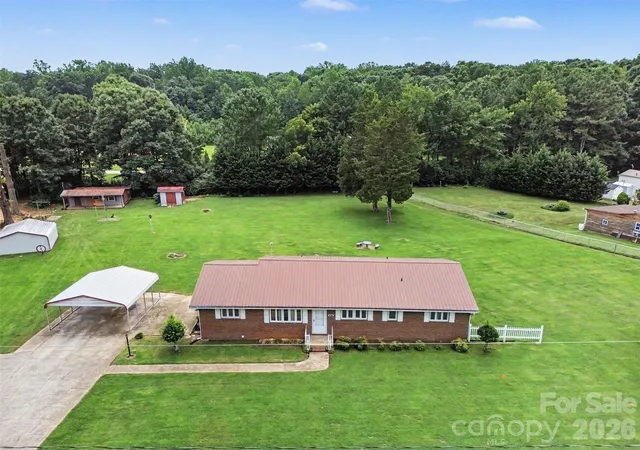 Photo 1 of Single family home for sale at 225 Oliphant Rd, Mooresville, NC 28115 | MLS# 4409209 | Listing updated on 2026-08-28