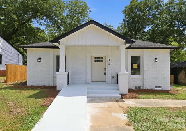 1st image of 405 E Gay St, Lancaster, SC 29720 | MLS# 4409212