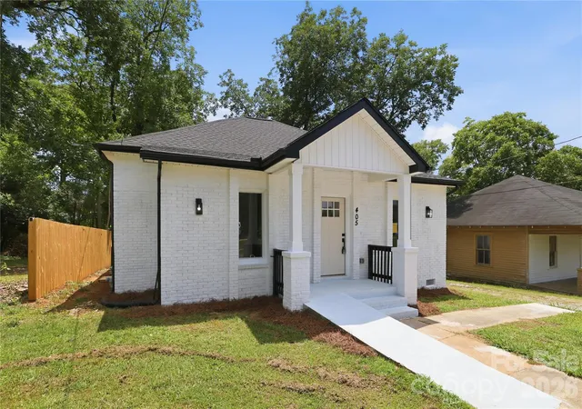 2nd image of 405 E Gay St, Lancaster, SC 29720 | MLS# 4409212