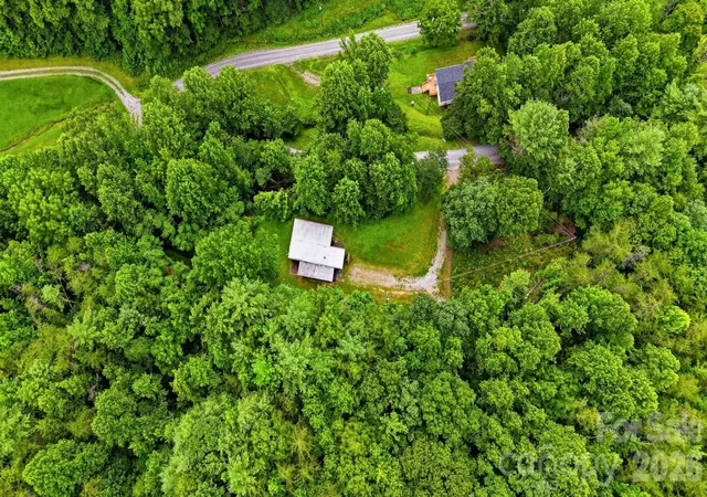 44th image of 3131 Shallow Creek Rd, Lenoir, NC 28645 | MLS# 4409222