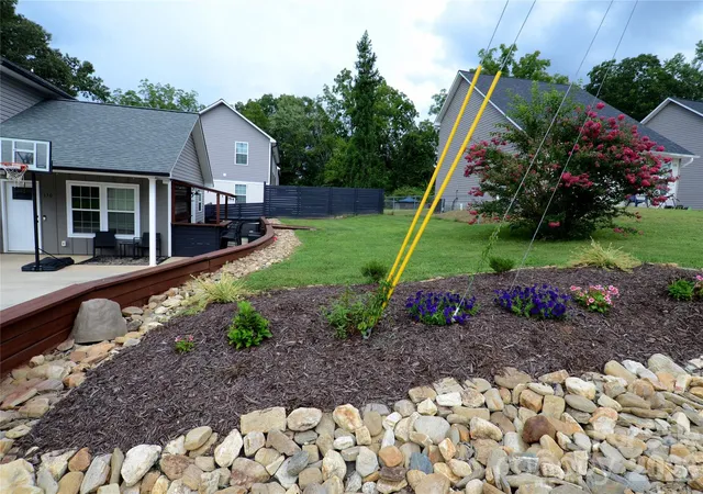 Photo 2 of Single family home for sale at 130 Bostic St, Marion, NC 28752 | MLS# 4409227 | Listing updated on 2026-08-09