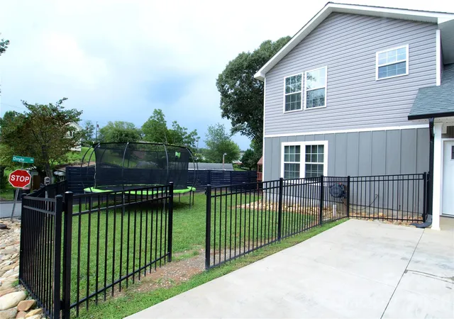 Photo 3 of Single family home for sale at 130 Bostic St, Marion, NC 28752 | MLS# 4409227 | Listing updated on 2026-08-09