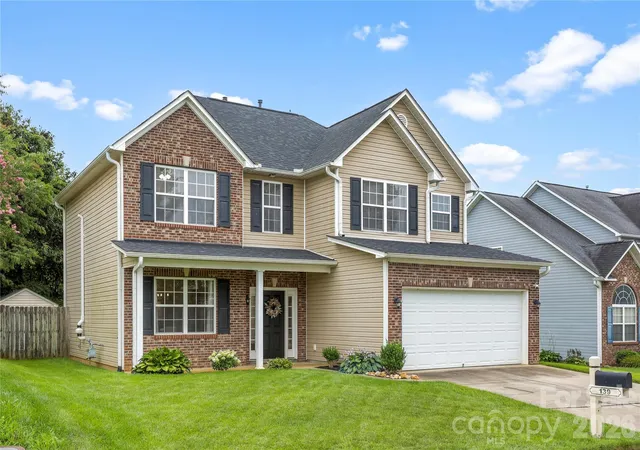 Photo 2 of Single family home for sale at 139 Yadkin Rd, Fletcher, NC 28732 | MLS# 4409230 | Listing updated on 2026-08-19