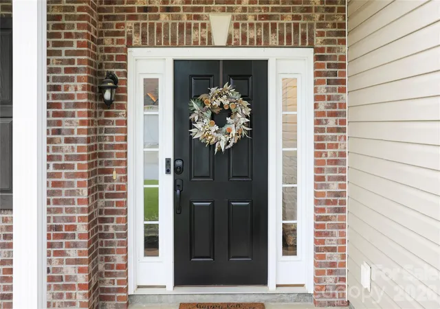 Photo 3 of Single family home for sale at 139 Yadkin Rd, Fletcher, NC 28732 | MLS# 4409230 | Listing updated on 2026-08-19
