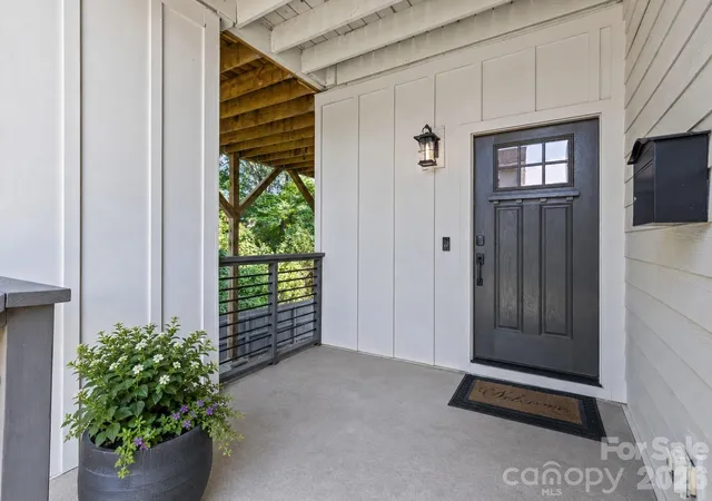 Photo 3 of Single family home for sale at 1429 Belle Terre Ave, Charlotte, NC 28205 | MLS# 4409233 | Listing updated on 2026-10-20