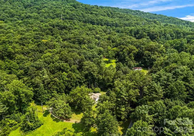 Photo 3 of Single family home for sale at 680 Pennsylvania Rd, Arden, NC 28704 | MLS# 4409240 | Listing updated on 2026-08-27