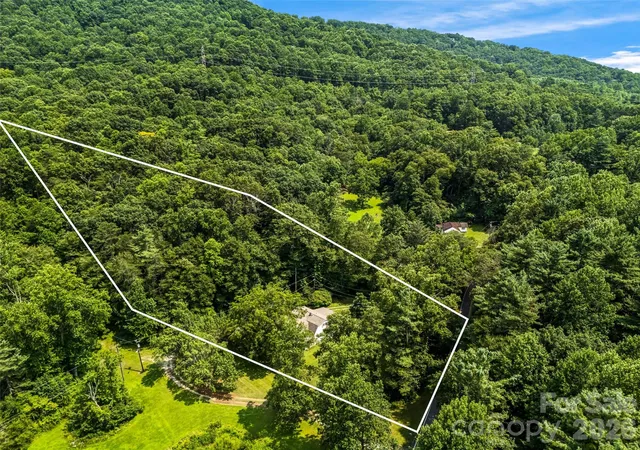 Photo 3 of Single family home for sale at 680 Pennsylvania Rd, Arden, NC 28704 | MLS# 4409240 | Listing updated on 2026-08-27